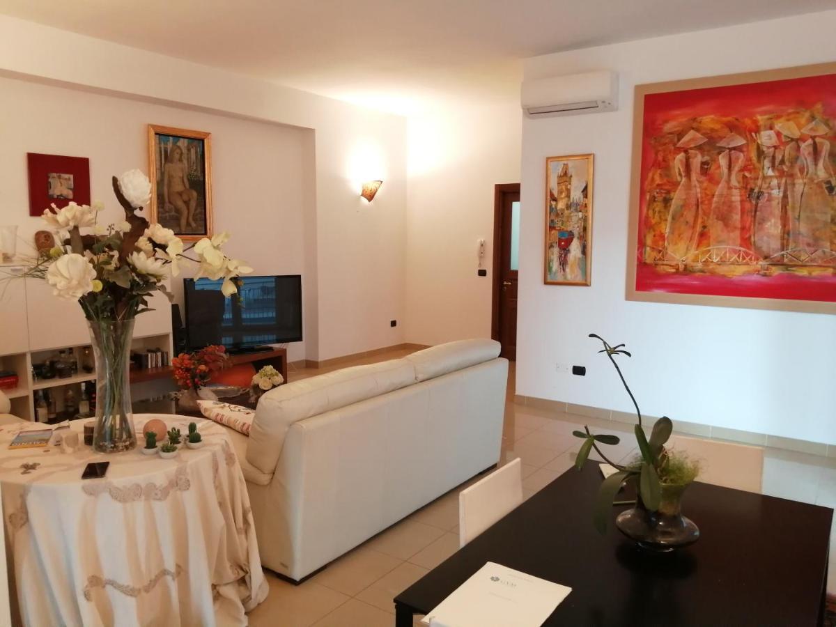 Casa Lauretta - Terrazza - Garage Wifi E Bici Gratuite Villa Lecce Luaran gambar