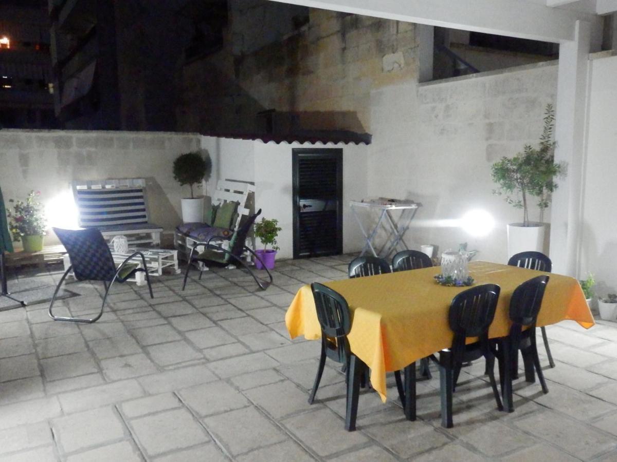 Casa Lauretta - Terrazza - Garage Wifi E Bici Gratuite Villa Lecce Luaran gambar