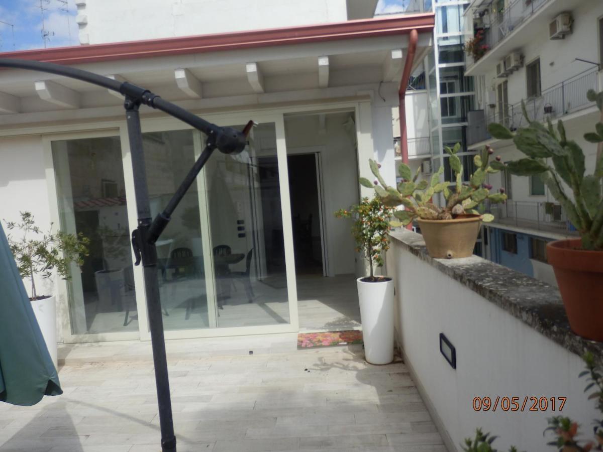 Casa Lauretta - Terrazza - Garage Wifi E Bici Gratuite Villa Lecce Luaran gambar