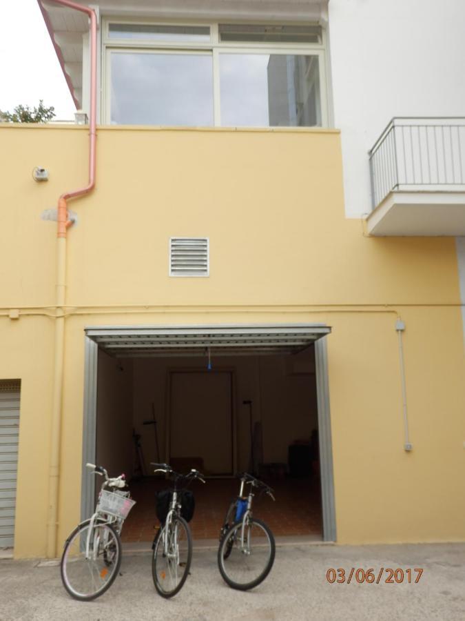 Casa Lauretta - Terrazza - Garage Wifi E Bici Gratuite Villa Lecce Luaran gambar